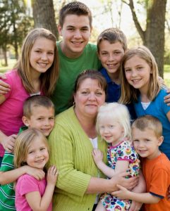 Husband Abandons Wife and Eight Kids for Younger Woman – A 2 a.m. Voicemail Begging for Help Reveals How Karma Caught Up Fast