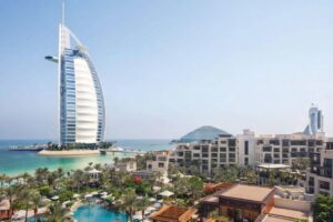 Dubai’s Famous Fairmont Hotel in Flames After Iranian Air Strike… The $187,000 Medical Nightmare and Insurance Battle That Almost Wiped Out One Family’s Retirement Savings