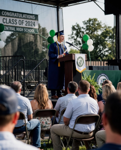 I Sold My Wedding Ring To Pay My Son’s College Deposit What He Did At Graduation Left Everyone Speechless