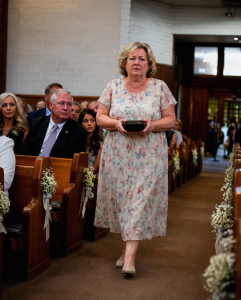 The Mind-Blowing Altar Exposure That Left a Deceitful Fiancé Ruined on His Knees After His Own Mother Handed Him a Shocking Velvet Box Instead of Wedding Rings
