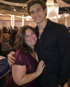 THE ULTIMATE REVENGE: I HIRED A HANDSOME ACTOR TO RUIN MY BULLY’S LIFE AT OUR 20-YEAR REUNION, AND THE CLIMAX LEFT EVERYONE TRAUMATIZED