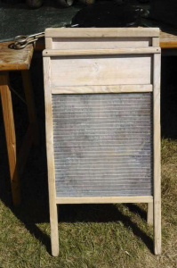 THE VINTAGE LAUNDRY WRINGER AT A YARD SALE AND THE STORY IT CARRIED