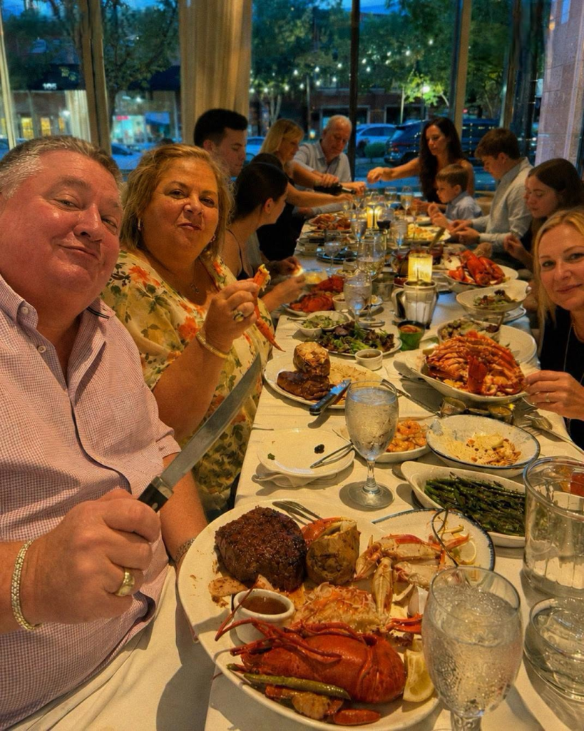 The Dinner Bill From Hell: My Husband’s Family Thought I Was Their Personal ATM — Until I Dropped This Bombshell